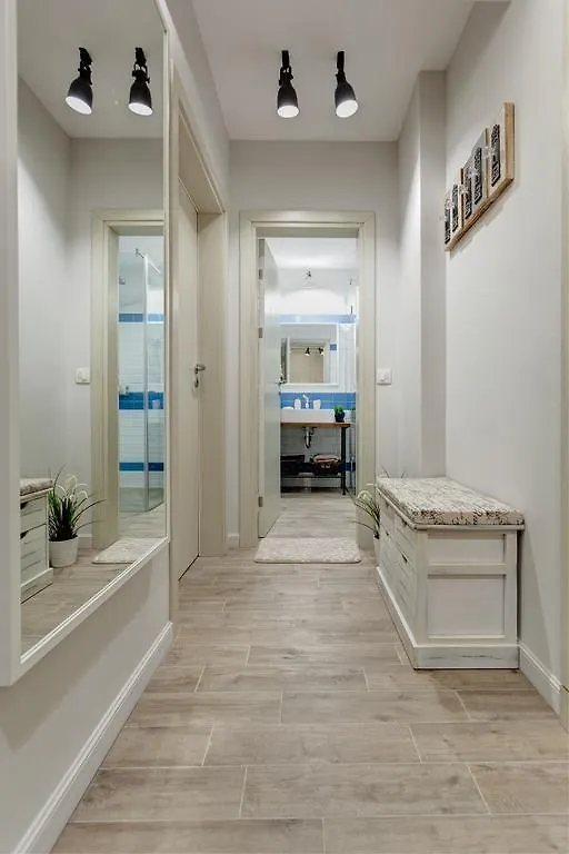 Silver & Gold Apartment Sofía